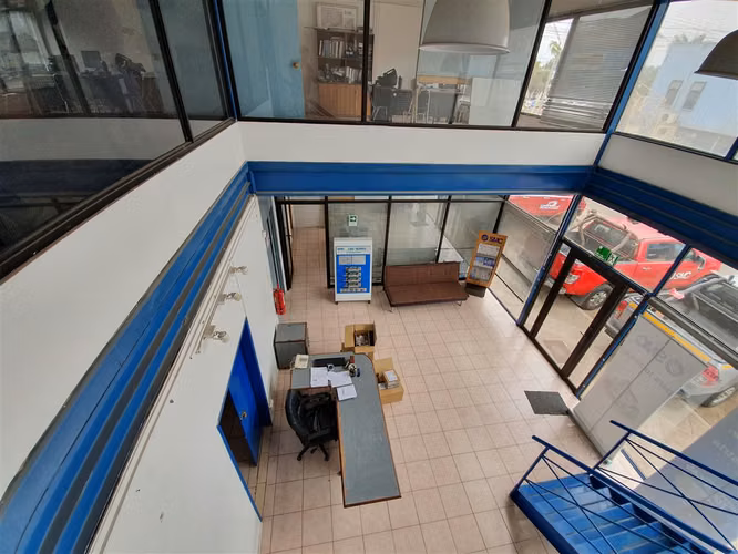 LOCAL COMERCIAL Oficinas con amplia bodega en venta en Parque Comercial De Copiapo. - Imagen 4