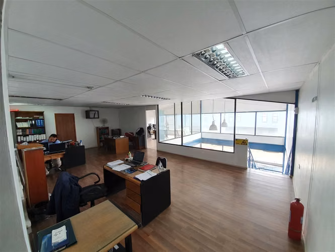 LOCAL COMERCIAL Oficinas con amplia bodega en venta en Parque Comercial De Copiapo. - Imagen 6