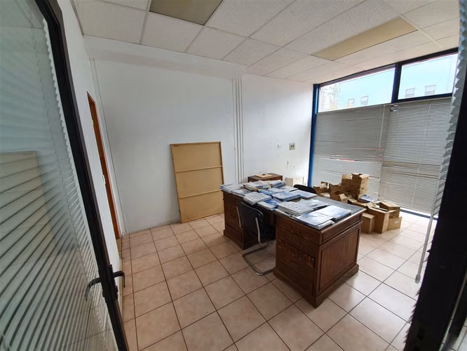 LOCAL COMERCIAL Oficinas con amplia bodega en venta en Parque Comercial De Copiapo. - Imagen 15