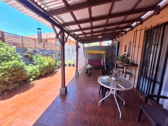 Casa en excelente estado (80738)