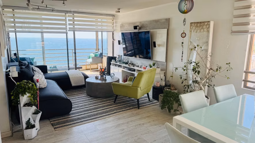Departamento Piso 12 Condominio Jardines de Huayquique 3Dormitorios 2Baños, Estacionamiento y Bodega