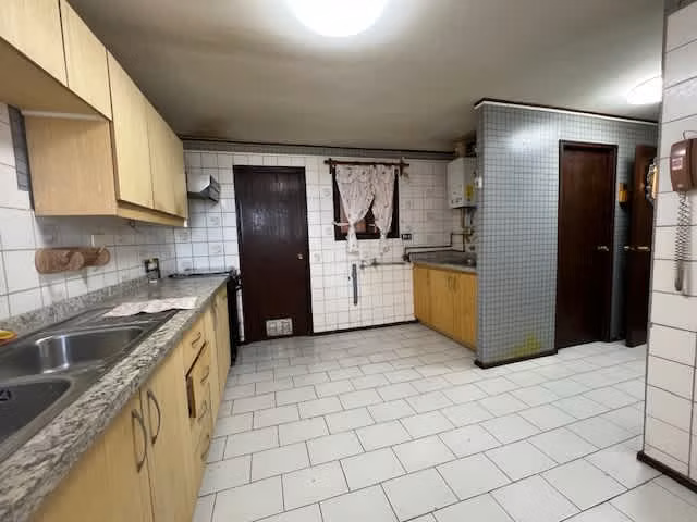 Se vende casa amplia en Jardines del sur con hermosa vista