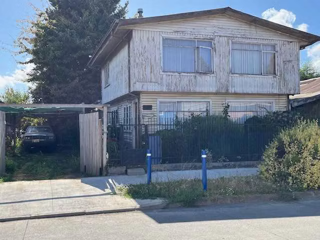 Vende Casa calle Fresia sector Pueblo Nuevo (81413)