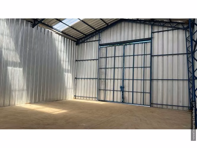 Arrienda bodega 214 m2. en Los Ángeles.