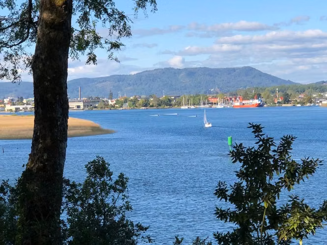 Espectacular Terreno con orilla de río