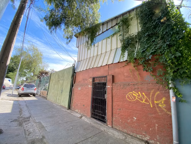 Vendo Bodega con oficina en Quinta Normal (82416)