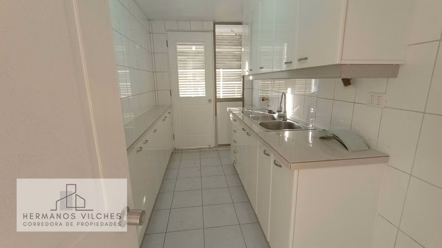 Dpto. 2 Dorm / 2 Baños / 1 Est / 1 Bod. Barrio República, Santiago.-