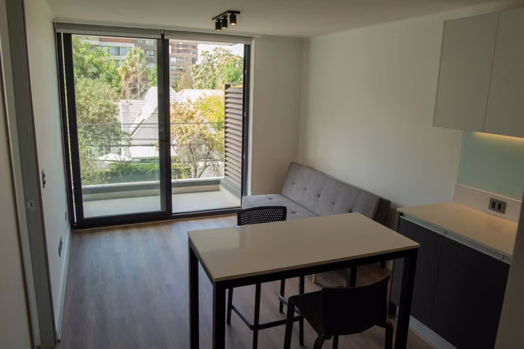 Arrienda departamento de 1D+1B en Ricardo Lyon (Providencia) - Imagen 2