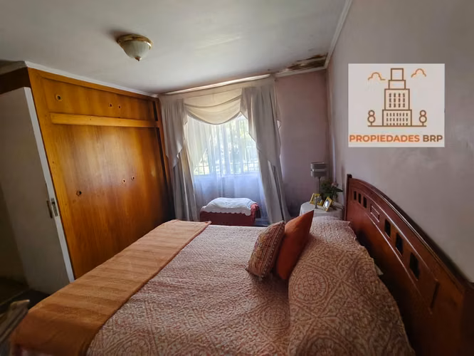 VENDE AMPLIA Y ACOGEDORA CASA 5 DORM 6 ESTAC. EN CURICÓ REGIÓN DEL MAULE