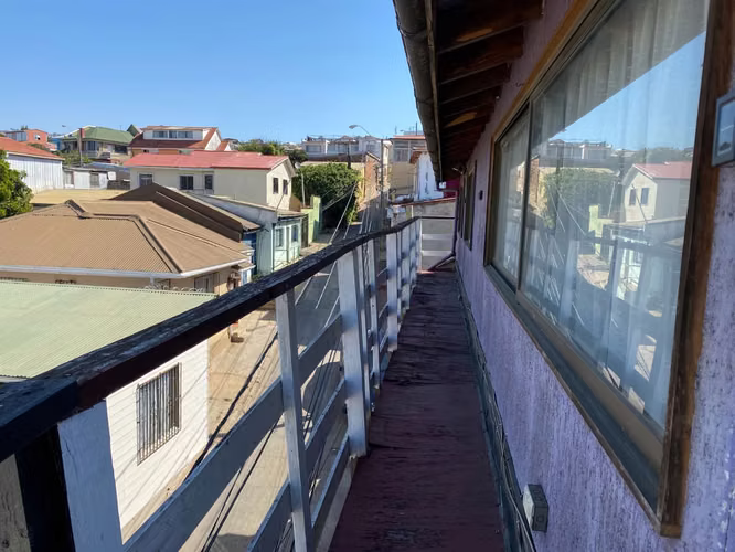 Se vende casa de 3 pisos en Playa Ancha