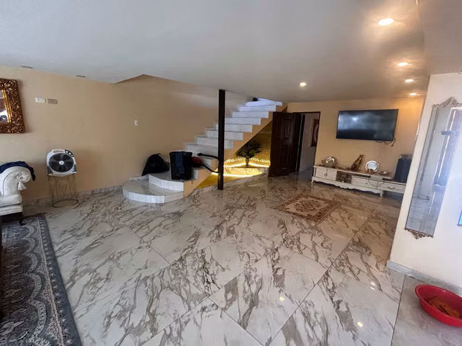 Casa esquina  para negocio Peru/Santa Amalia (83645)
