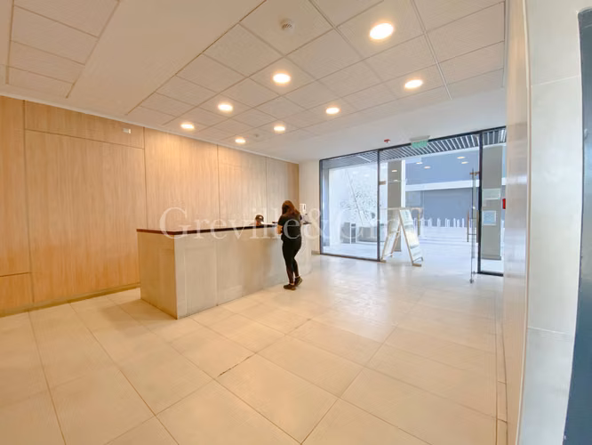 Se vende oficina cerca al hospital de Cqbo (84353)