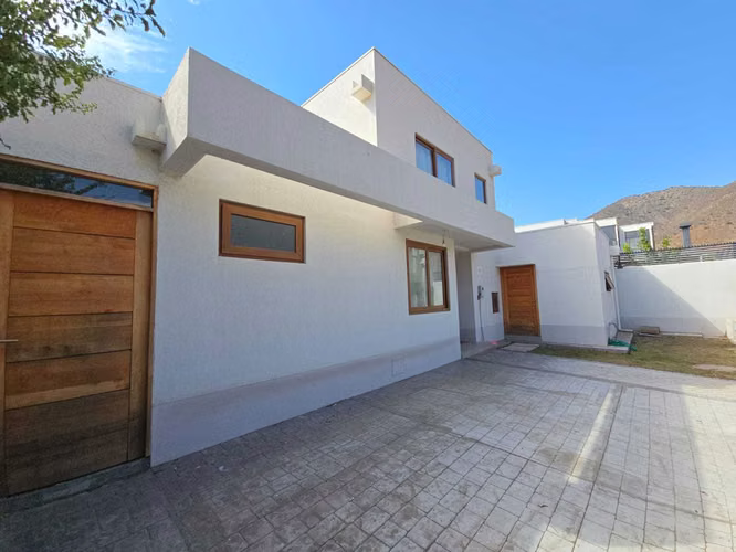 Se Vende Amplia Casa Exterior De Condominio (84726)