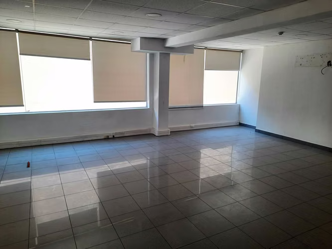 Obispo Villarroel - Amplio Local Comercial (84844)