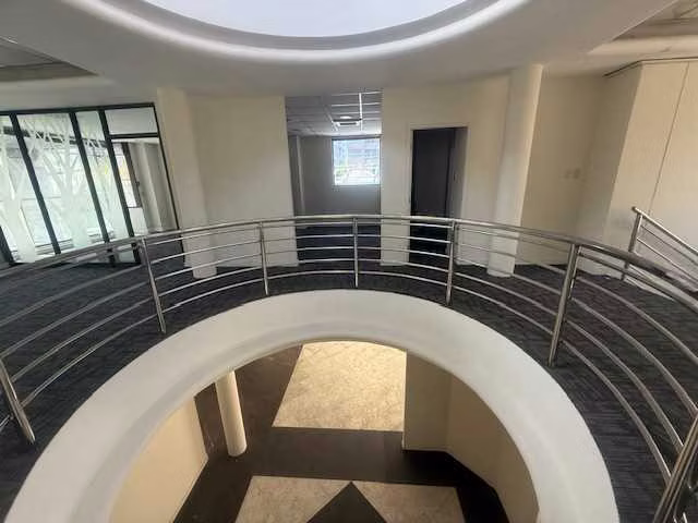 Gran local de 1000 m2 terreno,25 estacionam (84866)