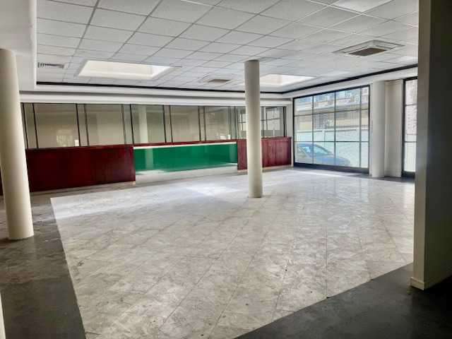 Gran local de 1000 m2 terreno,25 estacionam (84867) - Imagen 11