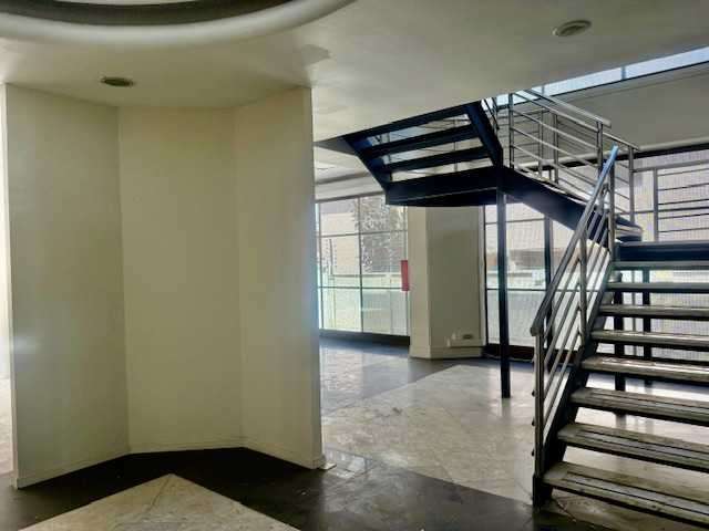 Gran local de 1000 m2 terreno,25 estacionam (84867) - Imagen 8