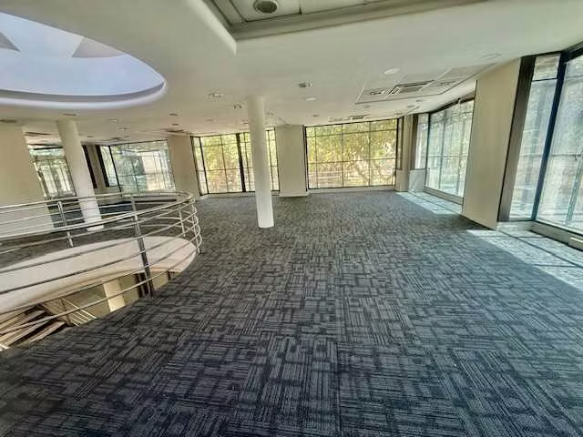 Gran local de 1000 m2 terreno,25 estacionam (84867)