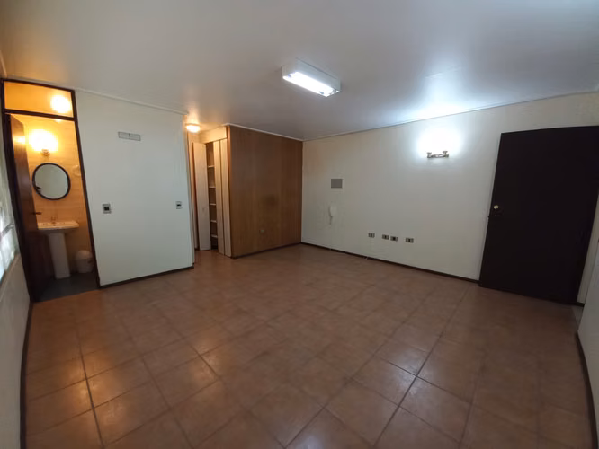 ARRIENDO AMPLIA OFICINA EN CURICÓ