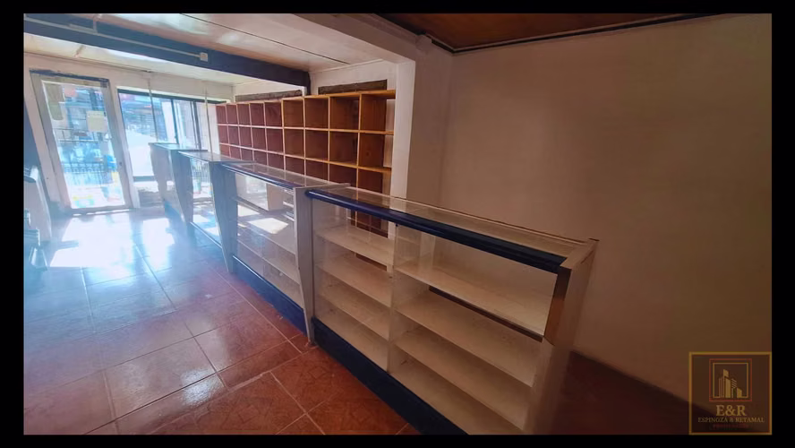 Se Arrienda Casa con local comercial  (85191)