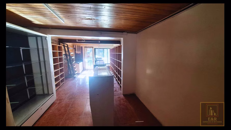 Se Arrienda Casa con local comercial  (85191)