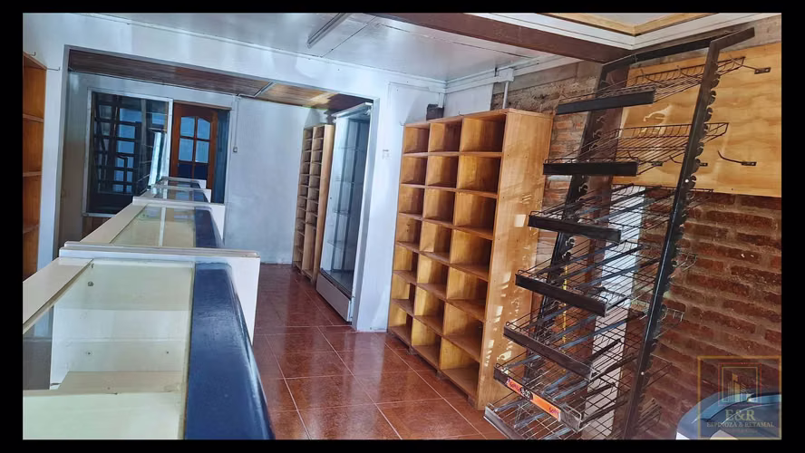 Se Arrienda Casa con local comercial  (85191)
