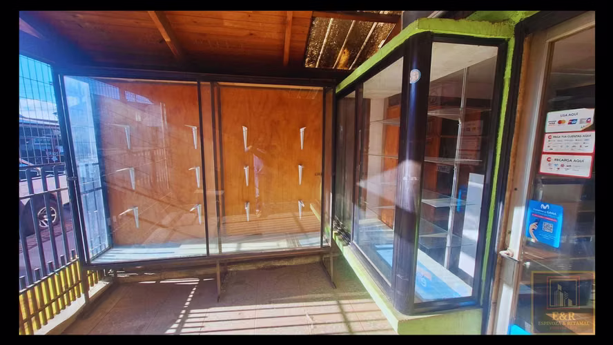 Se Arrienda Casa con local comercial  (85191)
