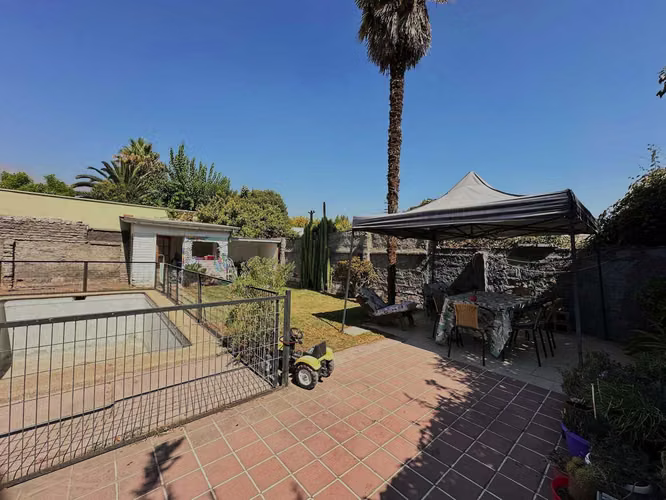 Casa para remodelar La Reina 4D Gran terreno (87042)