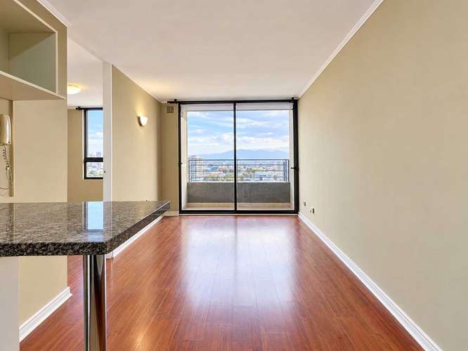 Cómodo Departamento Remodelado con Terraza (87132) - Imagen 3