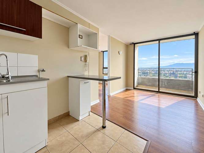 Cómodo Departamento Remodelado con Terraza (87132) - Imagen 4