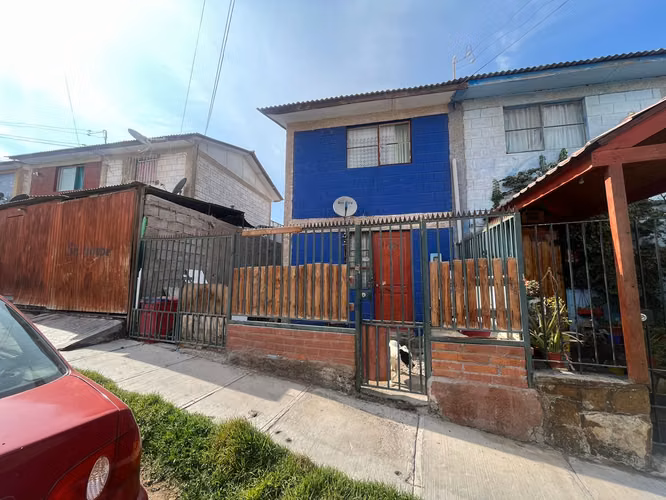 Se Vende Casa Litoral Azul por calle el Quisco