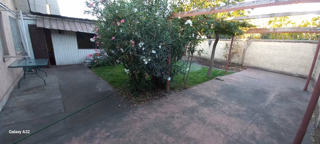 VENDO CASA EN AVENIDA RAUQUEN A 2 MINUTOS DEL HOSPITAL