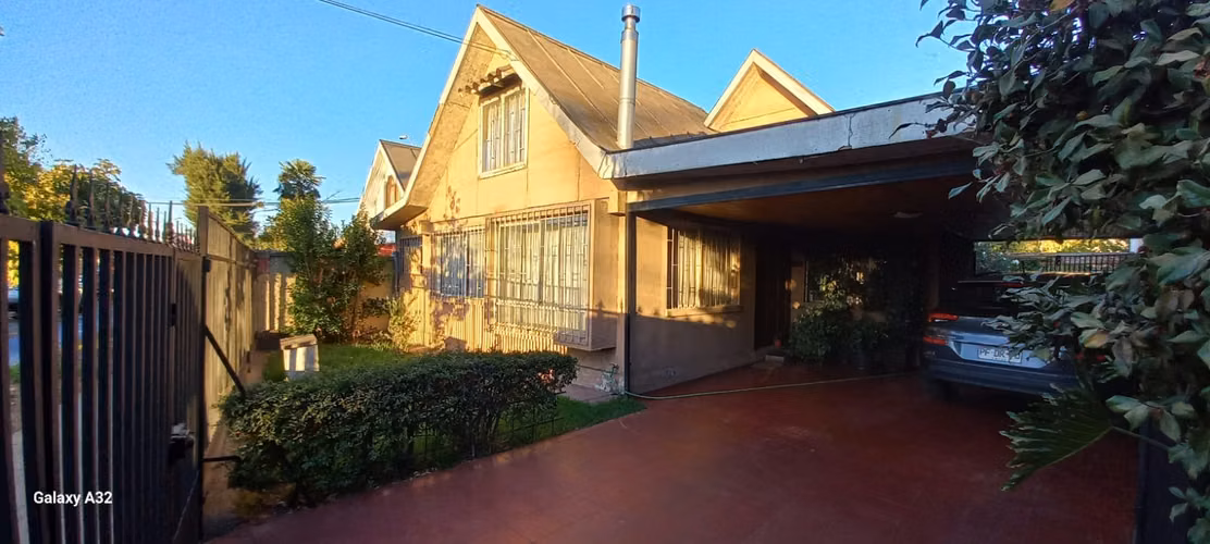 VENDO CASA EN AVENIDA RAUQUEN A 2 MINUTOS DEL HOSPITAL