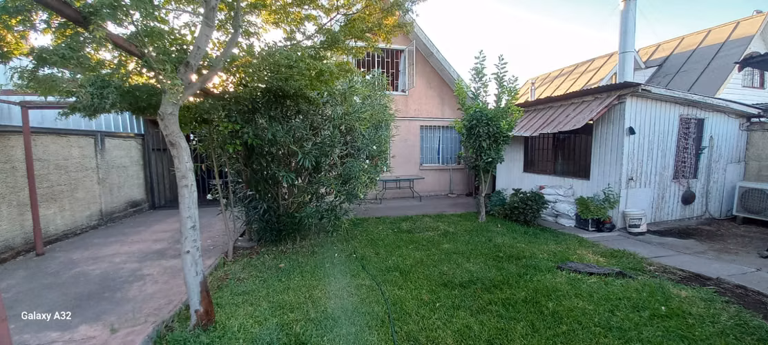VENDO CASA EN AVENIDA RAUQUEN A 2 MINUTOS DEL HOSPITAL