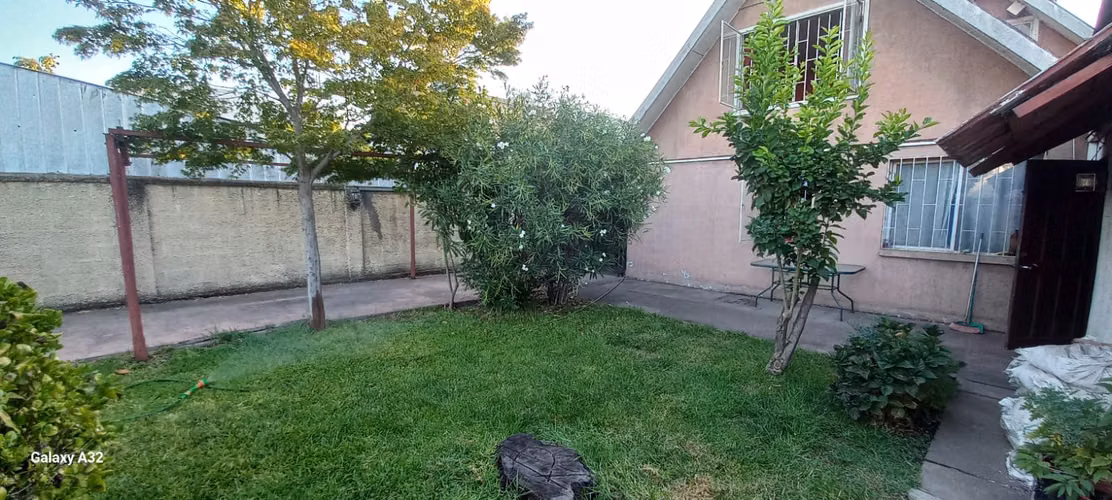 VENDO CASA EN AVENIDA RAUQUEN A 2 MINUTOS DEL HOSPITAL