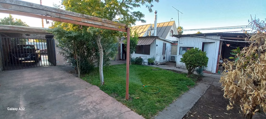 VENDO CASA EN AVENIDA RAUQUEN A 2 MINUTOS DEL HOSPITAL