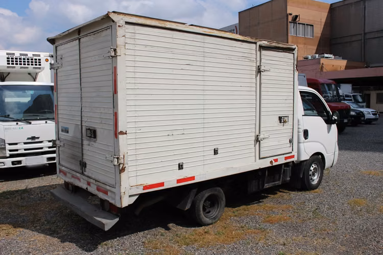 Camioneta Kia Frontier año 2014 con Furgon Termico y Equipo de Frio