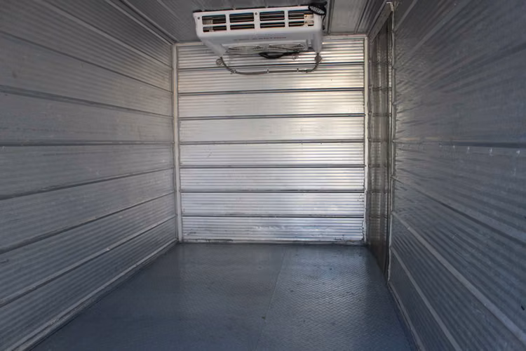 Camioneta Kia Frontier año 2013 con Furgon Termico y Equipo de Frio