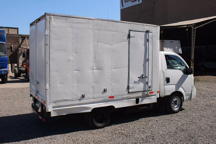 Camioneta Kia Frontier año 2013 con Furgon Termico y Equipo de Frio