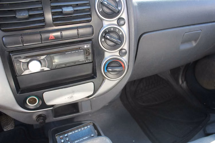 Camioneta Kia Frontier año 2013 con Furgon Termico y Equipo de Frio