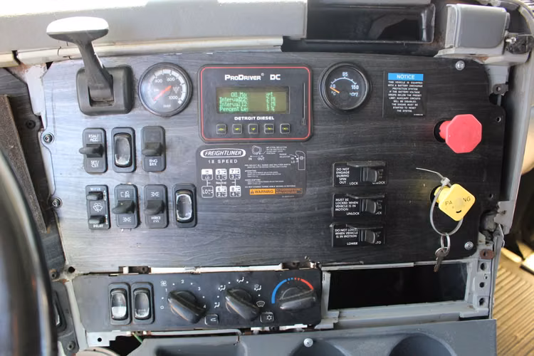 Tractocamion Freightliner CL 120 COLUMBIA AÑO 2008 TRACTO 6X4