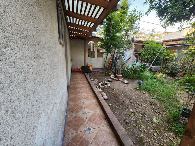 Hermosa y funcional casa en Recoleta, a 5 minutos de Metro Einstein