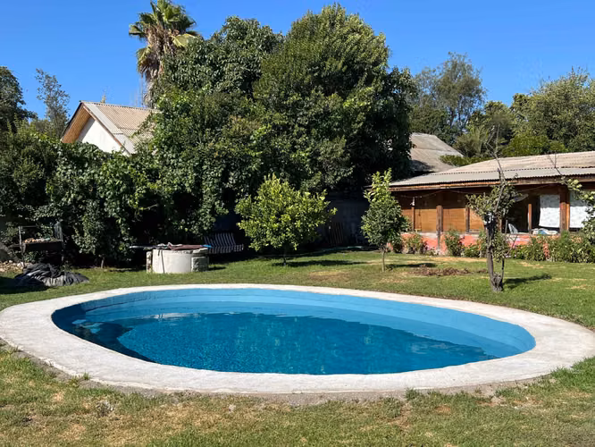 Encantadora casa en gran terreno 2.100mts2 en el Centro de Peñaflor