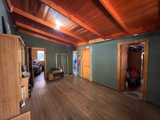 Encantadora casa en gran terreno 2.100mts2 en el Centro de Peñaflor