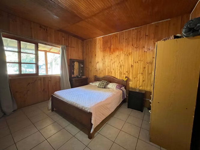 Encantadora casa en gran terreno 2.100mts2 en el Centro de Peñaflor
