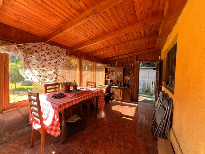 Encantadora casa en gran terreno 2.100mts2 en el Centro de Peñaflor