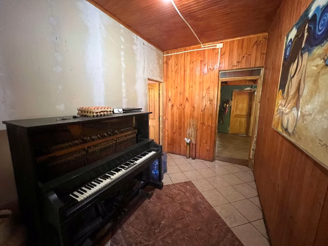 Encantadora casa en gran terreno 2.100mts2 en el Centro de Peñaflor