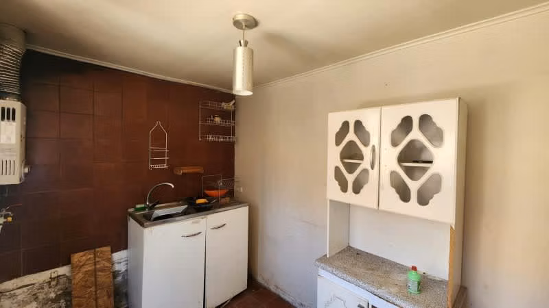 REBAJADA !! CASA CON GRAN TERRENO, EXCELENTE UBICA