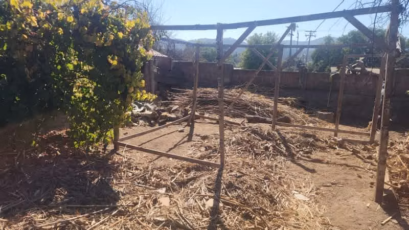 REBAJADA !! CASA CON GRAN TERRENO, EXCELENTE UBICA