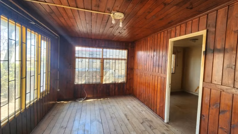 REBAJADA !! CASA CON GRAN TERRENO, EXCELENTE UBICA